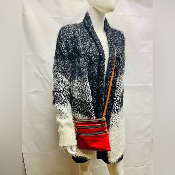 $SALE$DOONEY & BOURKE SALMON CROSSBODY REVERSIBLE PURSE WITH 2 POCKETS IN BACK - Picture 15 of 16